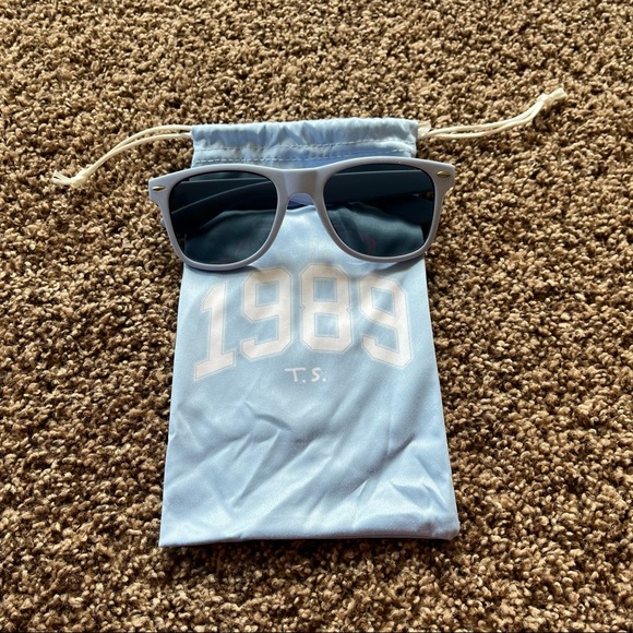 NEW Taylor Swift 1989 Sunglasses - Picture 4 of 7